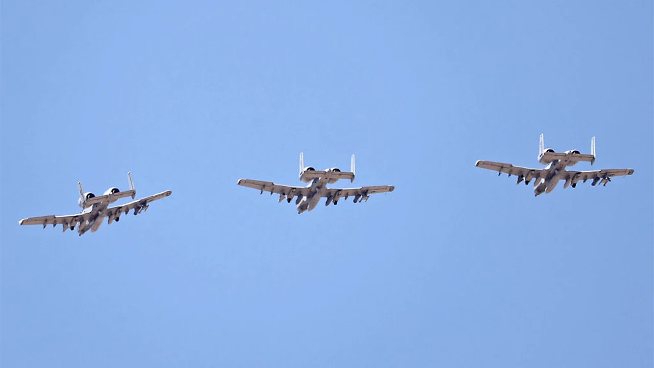 Штурмовик A-10 Warthog получил новую морскую миссию: наносить удары по катерам в Иране